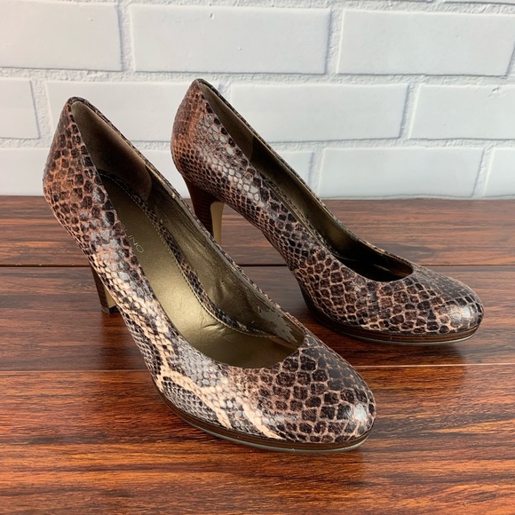 bandolino platform pumps